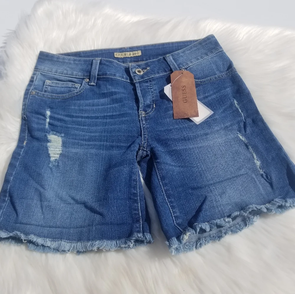 Guess NWT NEW Jean Shorts size 27 denim raw hem summer designer Distressed